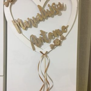 Cuore in legno con nomi